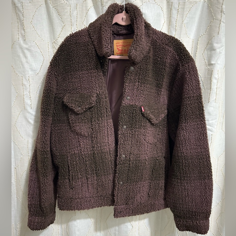 LEVI’S Cozy Vintage Relaxed Fit Sherpa Trucker Jacket